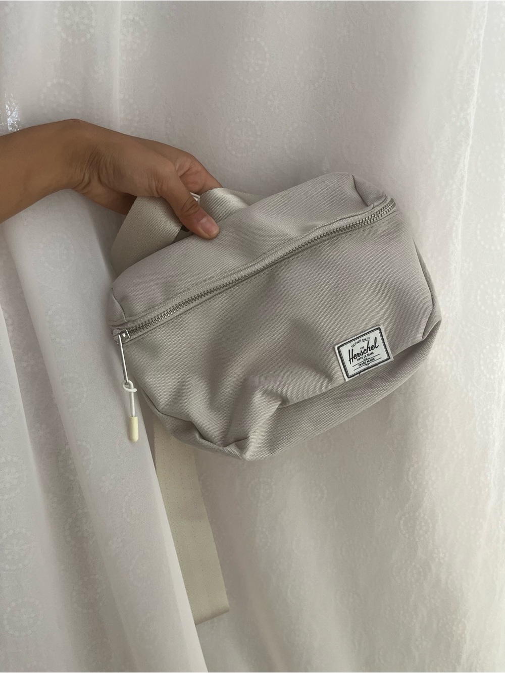 Herschel Supply Company Light Gray Crossbody Pouch